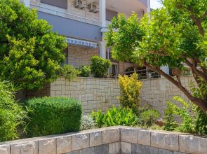 Apartments and Rooms Denis