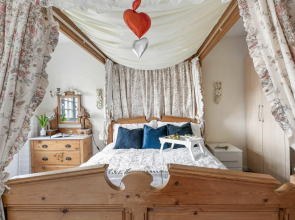 Beach Cottage - Nautical-themed Cottage in Central Totnes