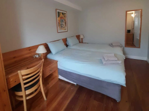 Stunning 2-bed Apartment at Westport Quay