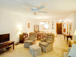 Lovely White Mountains Condo: Hike, Ski & Unwind!