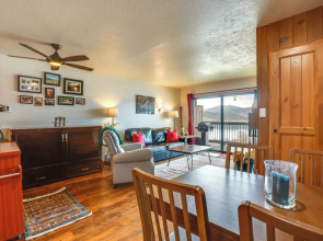 8 Mi to Keystone Resort: Dillion Condo w/ Hot Tub!