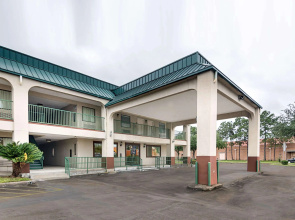 Rodeway Inn & Suites Highway 290 Northwest
