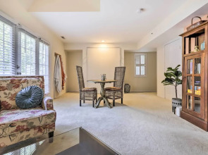 Lovely Norwich Villa, On Golf Course w/ Amenities!