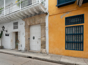 Incredible 3BR Apartment w Pool Rooftop in Centro Amurallado