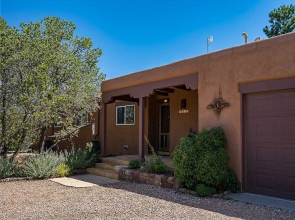 Casa Galleria, 3 Bedrooms, Wifi, Fireplace, Fenced Yard, Sleeps 9