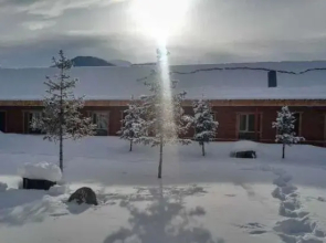 Kanas Moon Bay No.1 Mountain Villa