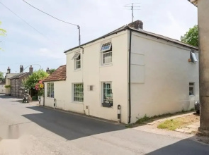 4 Bed-2 Bath-bar-pool Table-library- Xmas Venue