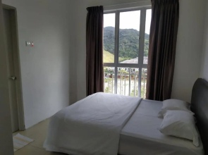Golden Hills Pasar Malam 3 Bedroom Apartment J LouvRe