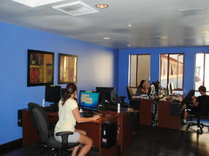 HI Los Angeles Santa Monica Hostel