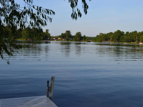 Billy's Lakeview Retreat
