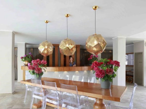 Sun City Apartments & Hotel