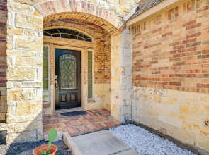 < 1 Mi to Lake Conroe: Home w/ Furnished Patio!