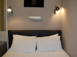 Historic 4 Bedroom Apartment in Dean Village, Edinburgh