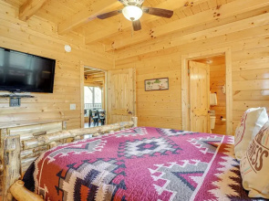 'mountain Dreams' Cabin: Hot Tub, Sauna & Views!