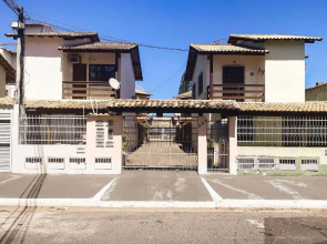 Casa a 400 m da praia do centro - WIFI 200MB - Garagem - TV 500 canais - 2 Quartos - Cozinha equipada - Churrasqueira