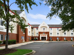 Hawthorn Suites by Wyndham Omaha/Old Mill