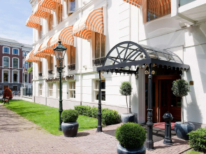 Carlton Ambassador Hotel