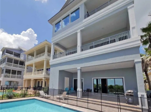 Cinnamon Beach Nautilus Ocean Front - Six Bedroom Condo