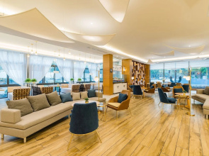 Atour Hotel Weihai City Hall