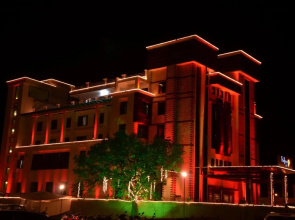 Hotel Saffron Leaf