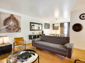 Contemporary Dallas Condo w/ Pool Access!