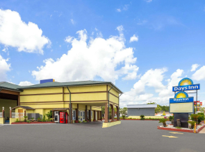 Days Inn by Wyndham Waycross