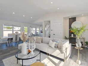 Tranquil Pet Friendly Retreat 3 Bedroom Residence by Estephanie Valdez