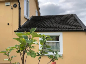 B&B and Self Catering Mon Petit Cottage