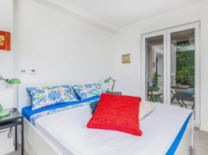 Beautiful Home in Vrh With Outdoor Swimming Pool, Wifi and 3 Bedrooms