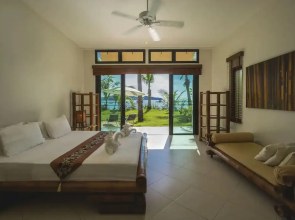 Luxury Private Beachfront Haileng Villa