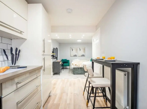 Host Stay Bridge Street Studio