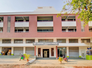 OYO 76739 Oasis Pride