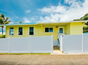 Makani Ea Home 2 Bedroom Home by Redawning
