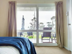 Tranquil hilltop with amazing view-15mins from CBD