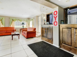 OYO Hotel Douglas GA US-441