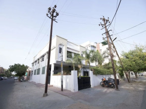 OYO 13790 Hotel Satya Regency