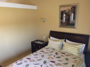 Lakeshore Inn Bed & Breakfast