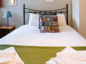 Inviting 1BD Flat - 20 Mins to Brighton Beach!