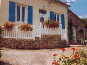 House With 2 Bedrooms in Chateaulin, With Wonderful Lake View, Furnished Garden and Wifi - 12 km From the Beach