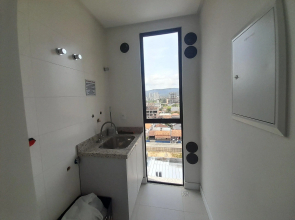 Belo Apto Com Churrasqueira 100m Da Praia Bln0802