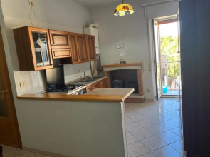 Spaziosa casa indipendente, vista mare, in centro su corso Garibaldi
