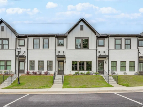 7 Mi to Dtwn: Sleek Retreat in Atlanta!