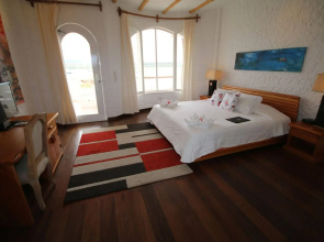 Angermeyer Waterfront Inn