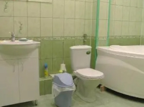 Dom U Naberezhnoy Hostel