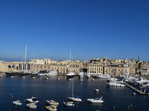 Senglea Seafront Apartment