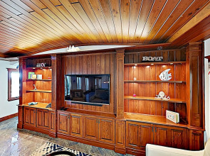 Canal-front Dream W/ Private Pool, Spa & Dock 3 Bedroom Home