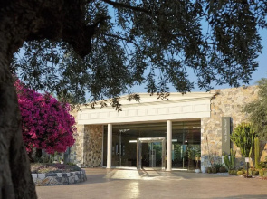 Hydra Beach Resort