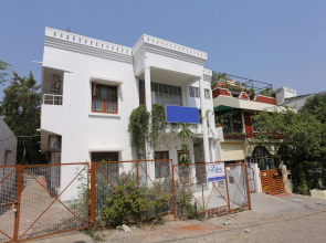 OYO 22249 Singing Birds Home Stay