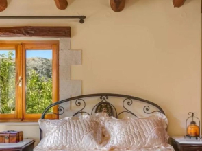 Ifigenia Theriso Village