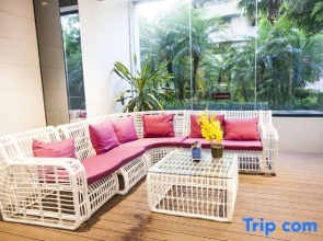 Beibu Bay No.1 Pinxi Seaview Art Design Seaview Resort Apartment